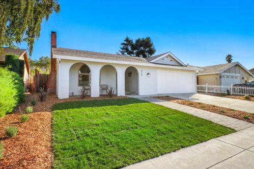 426 Fieldcrest Dr, San Jose, CA 95123-5230