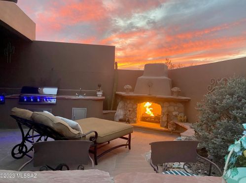 7422 Mystic Cyn Dr, Tucson AZ 85718-7805 exterior