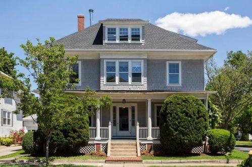 373 Academy Ave, Providence, RI 02908-4139