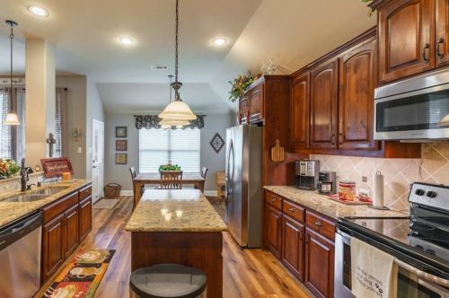 6905 Gamecock Dr, Greenville TX  75402-7720 exterior