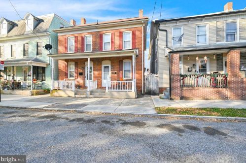 62 East St, Spring Grove PA  17362-1210 exterior