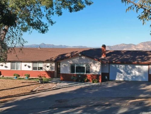 12166 Saddle Rock Rd, Lakeside, CA 92040-4927