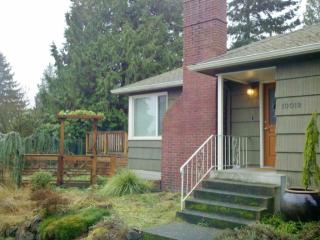 10019 1st Ave, Seattle WA  98146-3802 exterior