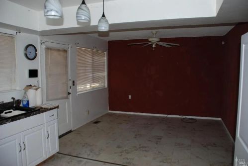 490 Nut Tree Rd, Vacaville CA  95687-3321 exterior