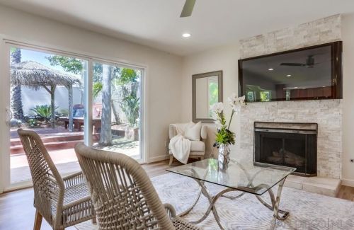 916 Alyssum Rd, Carlsbad CA  92011-3907 exterior