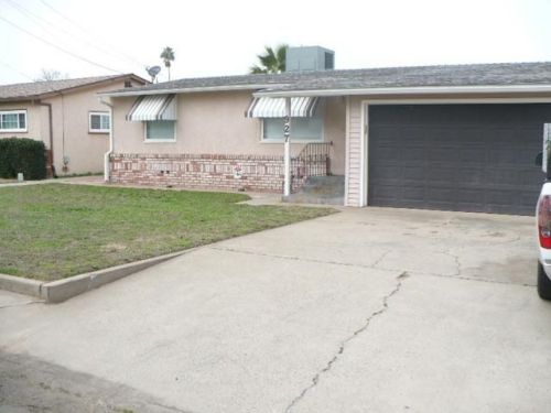927 Julian St, Turlock CA  95380-3815 exterior