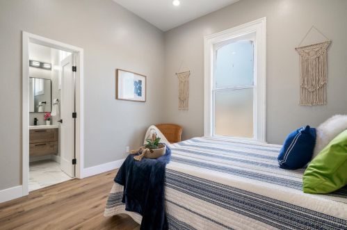 1433 Adeline St, Oakland CA  94607-2800 exterior