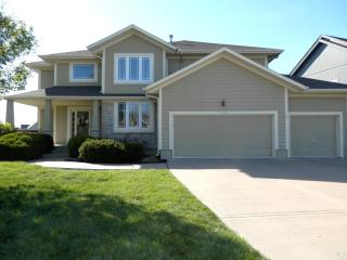 8022 Mccormack Dr, Shawnee Mission KS  66227-2214 exterior