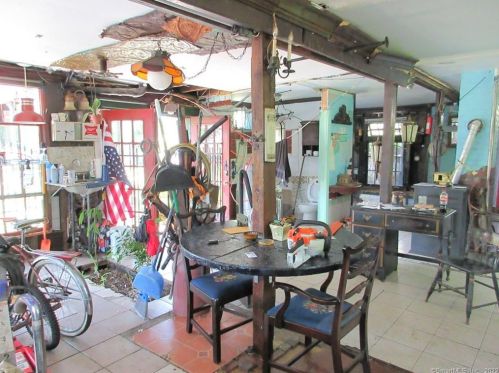 13 Manwaring St, United States Coast Guard Ac CT  06320-5619 exterior