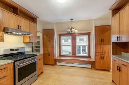 12 Hampden St, Gloucester, MA 01930-3618