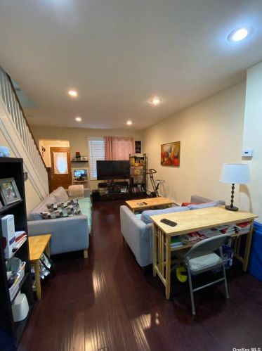 114-73 145th St, Jamaica, NY 11436-3633
