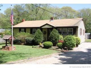 152 Roxbury Rd, Niantic, CT 06357-1111