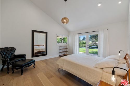 445 Sinaloa Rd, Simi Valley CA  93065-5430 exterior