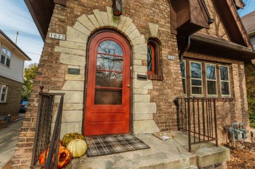 1622 Newton Ave, Milwaukee WI 53211-2222 exterior