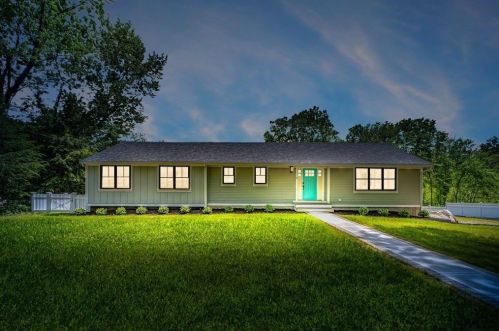 34 Nebo St, Medfield, MA 02052-2215