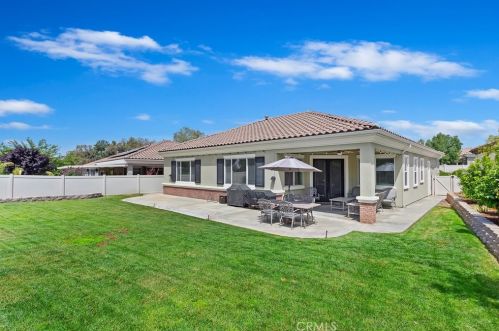 991 Gleneagles Rd, Beaumont CA  92223-8525 exterior