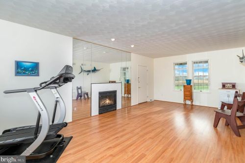 11 Thrush Dr, Carlisle PA  17015-7653 exterior