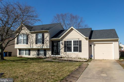 87 Violette Dr, New Castle DE  19720-8607 exterior