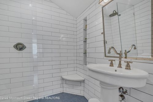 1817 Greenwood Ter, Belmar NJ 07719-2912 exterior