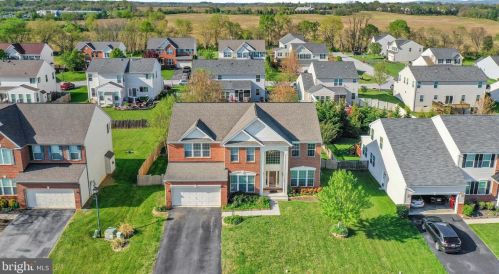 125 Victoria Ln, Charles Town WV  25414-5984 exterior