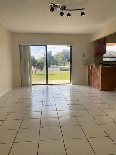 1301 30th St, West Palm Beach, FL 33404-3533