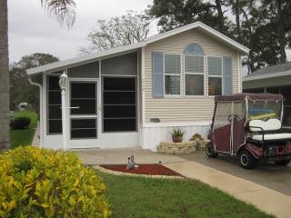 214 Crown Point Dr, Nokomis, FL 34275-1820
