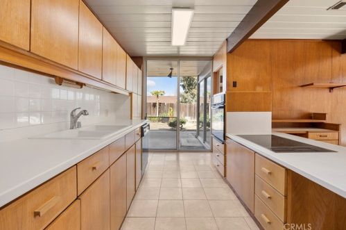 5041 Elsinore Ave, Orange CA  92869-1223 exterior