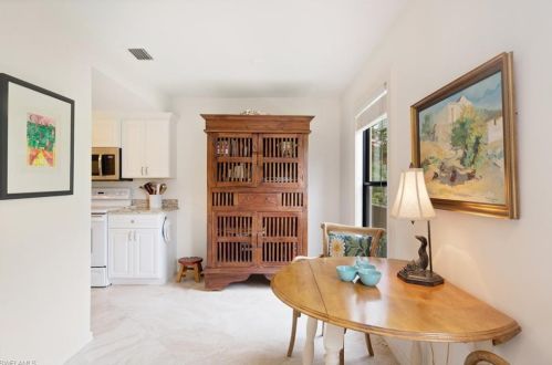 1080 6th St, Naples, FL 34102-7104