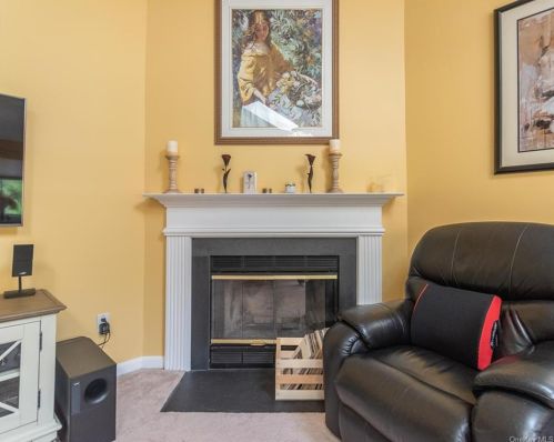 135 Swan Ct, Poughkeepsie NY  12603-6971 exterior