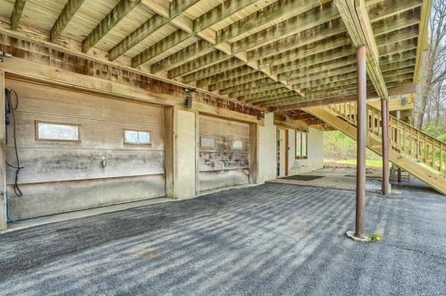 5 Peach Tree Ln, Warwick NY  10990-3133 exterior