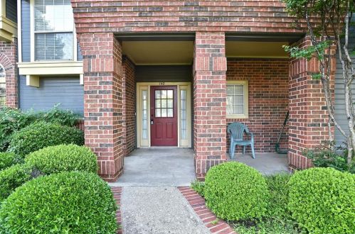 148 Cobblestone Row, Denton, TX 76207-7203