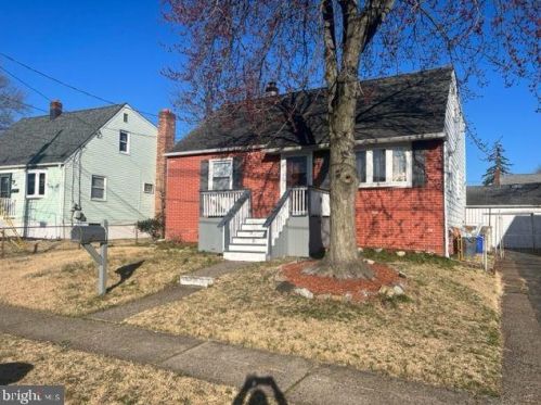 309 Bergen Ave, Gloucester, NJ 08031-1635