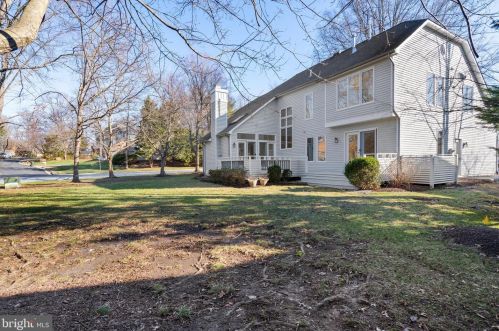 12015 Walnut Branch Rd, Herndon VA  20194-5616 exterior