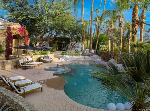 12 Clancy Ln, Rancho Mirage CA  92270-4501 exterior