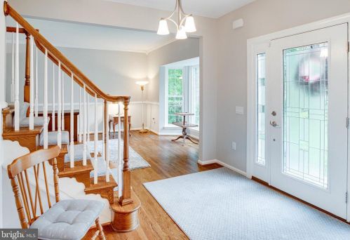 13104 Holly Leaf Ct, Woodbridge, VA 22192-3827