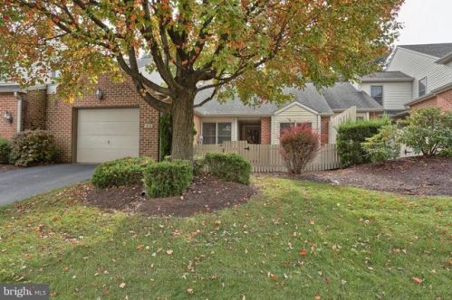 68 Cambridge Dr, Swatara, PA 17033-2183