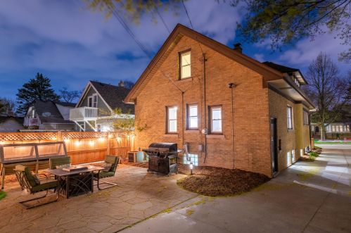 2003 68, Milwaukee WI 53213-1903 exterior