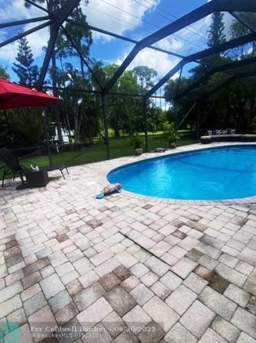 12151 Old Country Rd, West Palm Beach FL  33414-4816 exterior