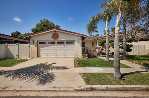 4810 Gesner St, San Diego, CA 92110-2223