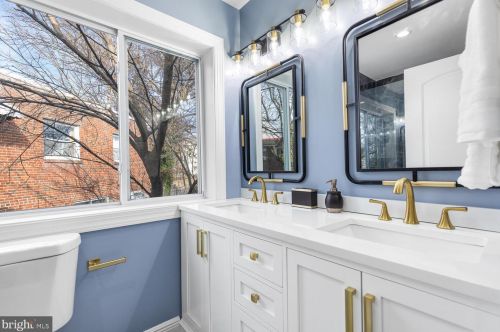 2257 16th St, Washington DC  20020-4301 exterior