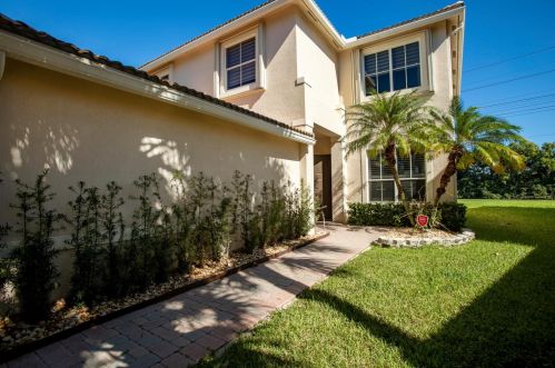 3835 Torres Cir, West Palm Beach, FL 33409-8119