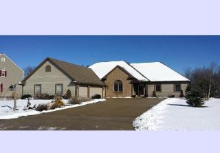 3262 Yorkshire Cir, Hales Corners, WI 53132-7001