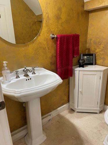 125 Lake Monterey Cir, Boynton Beach, FL 33426-8436
