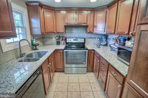 6039 Edward Dr, Navy Sup Dpt, PA 17050-6817