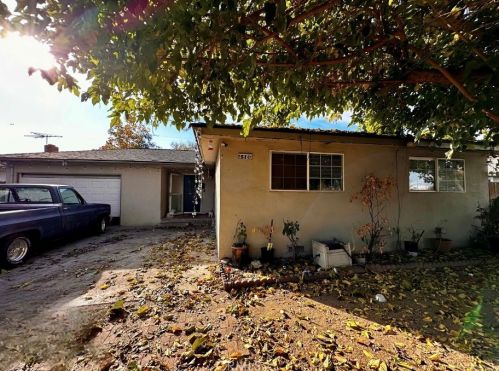 4886 Leisure Ave, Fresno, CA 93727-1837