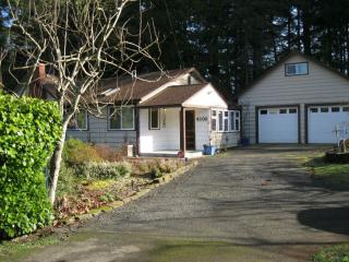 4102 Cooper Point Rd, Olympia, WA 98502-3610