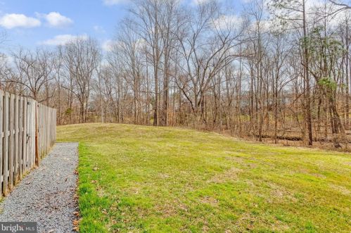 12331 Manchester Way, Woodbridge VA  22192-5174 exterior