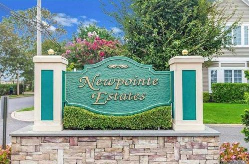 32 Carolyn Ct, Amityville, NY 11701-1551