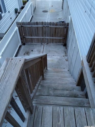 114 Malecon St, East Rockaway NY  11518-2328 exterior