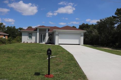 827 Sunrise Blvd, Lehigh Acres, FL 33974-9718